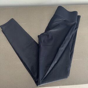 Carbon38 Shiny Leggings